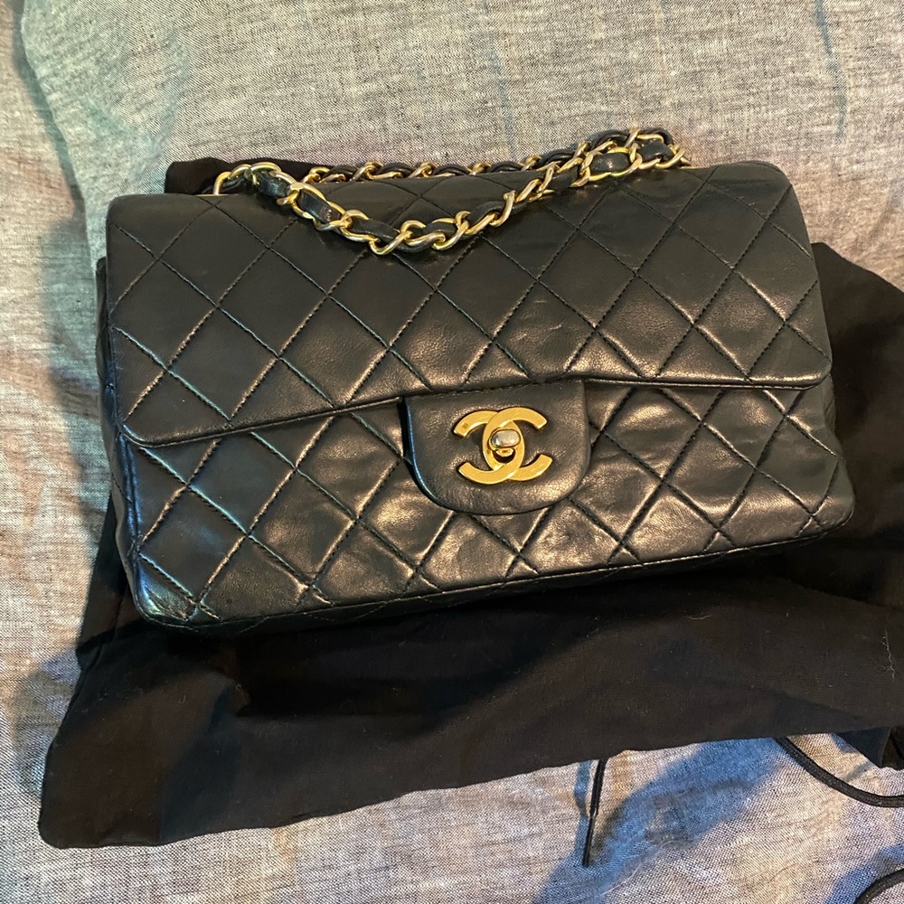 CHANEL vintage small classic flap
